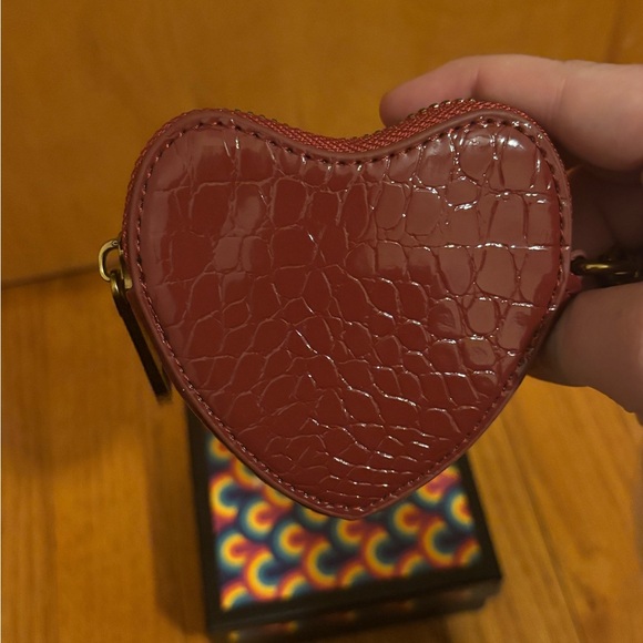 Kurt Geiger Kensington Heart Charm Croc Print Red NWT - Picture 10 of 12